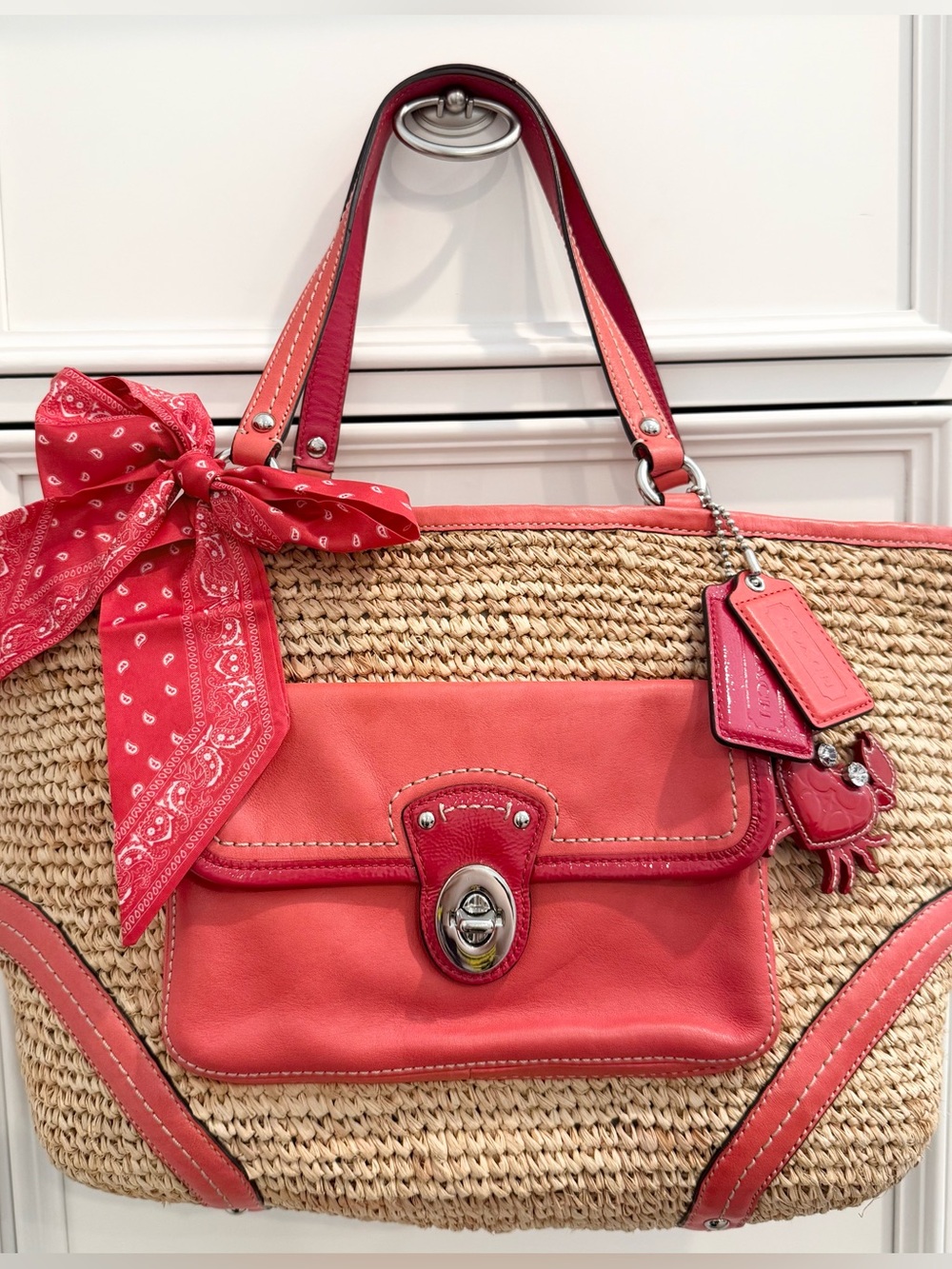 ❤️ Coach Limited Edition Red Crab Patent Leather Embossed Charm Key Ring - Rare! - Picture 15 of 15
